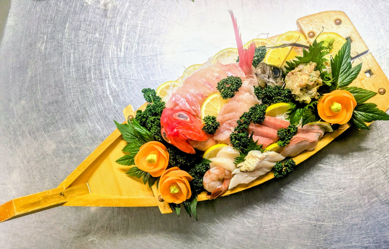 西伊豆の海の幸を堪能できる贅沢グルメ宿泊プランが勢ぞろい—お刺身、しゃぶししぶ、あわび踊り焼き、伊勢えび、金目鯛煮付、本日のパスタ、バーニャカウダまで多彩なラインナップ